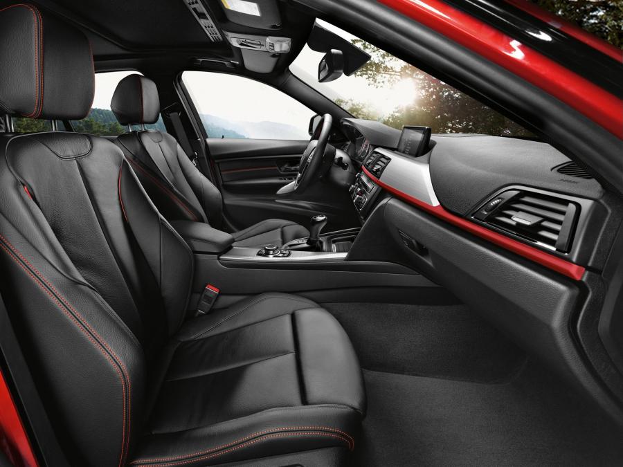  BMW 335i Sedan Sport Line 2012 года  (фото 3 из 16)